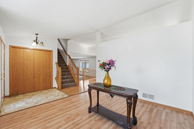 8824 Oregon Avenue N, Brooklyn Park, MN 55445