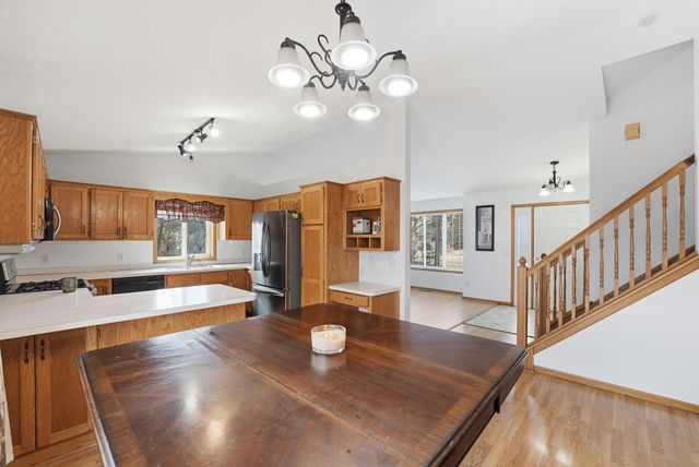 8824 Oregon Avenue N, Brooklyn Park, MN 55445