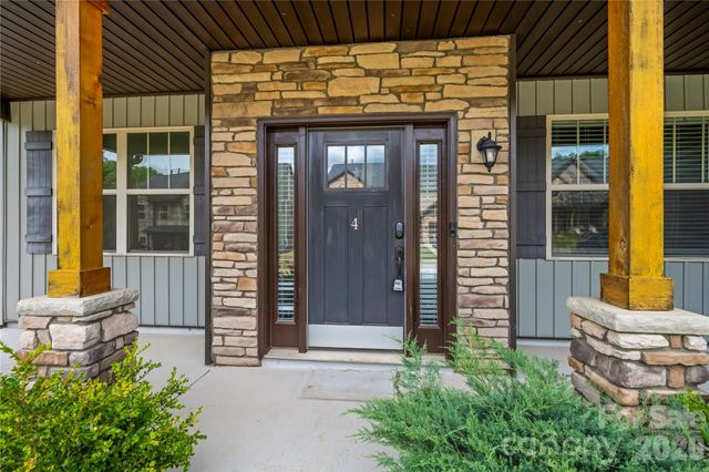 4 Henbit Way, Arden, NC 28704