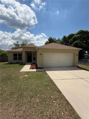 1047 JAYHIL DRIVE, Minneola, FL 34715