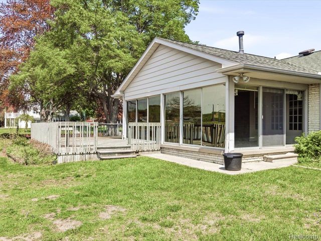 2857 Riverwood Court, Port Huron, MI 48060