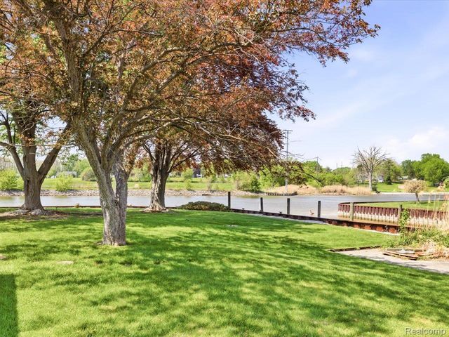 2857 Riverwood Court, Port Huron, MI 48060