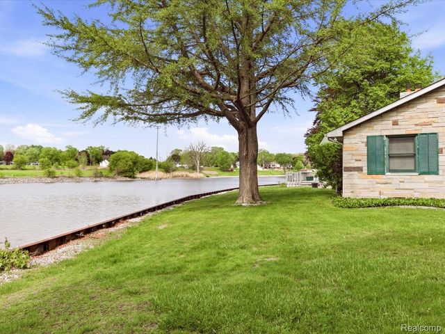 2857 Riverwood Court, Port Huron, MI 48060