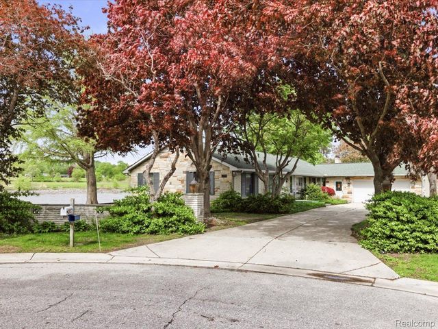 2857 Riverwood Court, Port Huron, MI 48060