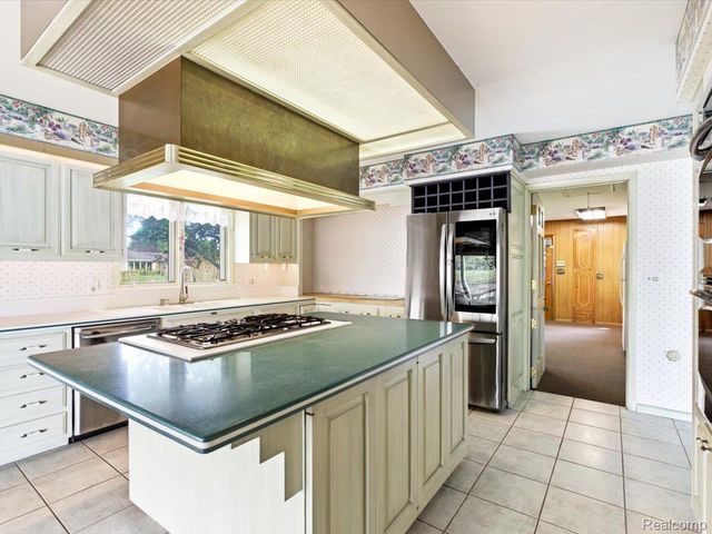2857 Riverwood Court, Port Huron, MI 48060