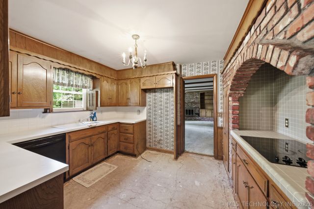 6721 S 71st East Avenue, Tulsa, OK 74133