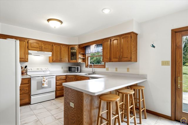 810 SW Mifflin RD, Topeka, KS 66606