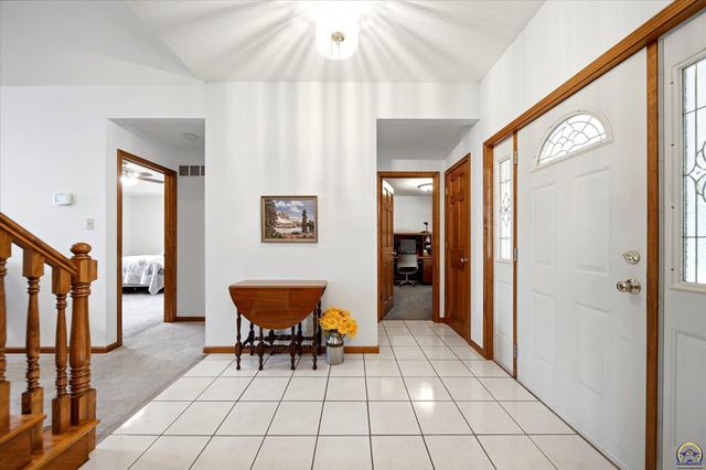 810 SW Mifflin RD, Topeka, KS 66606