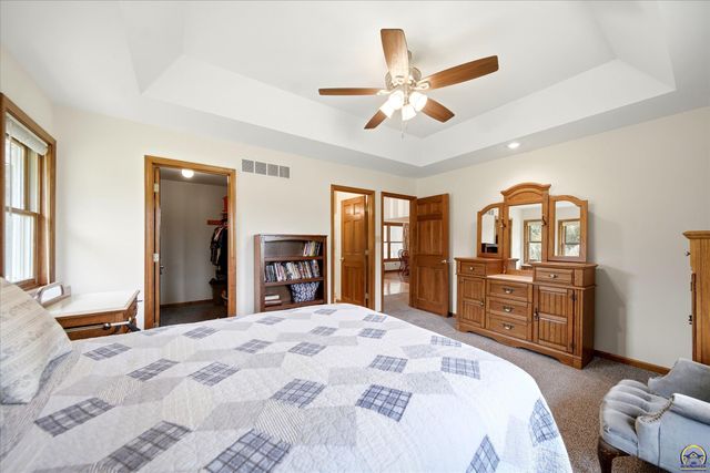 810 SW Mifflin RD, Topeka, KS 66606