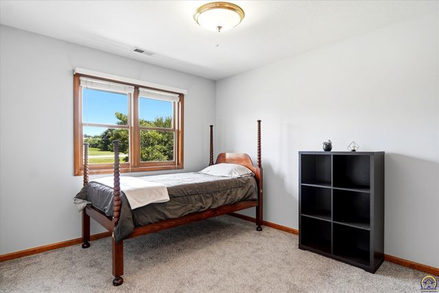 810 SW Mifflin RD, Topeka, KS 66606