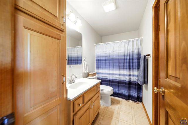 810 SW Mifflin RD, Topeka, KS 66606