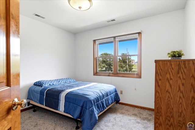 810 SW Mifflin RD, Topeka, KS 66606