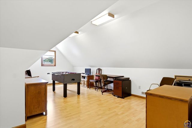 810 SW Mifflin RD, Topeka, KS 66606