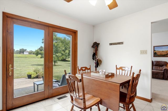 810 SW Mifflin RD, Topeka, KS 66606