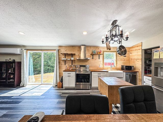 10007 Joe Brown Hwy, Murphy, NC 28906