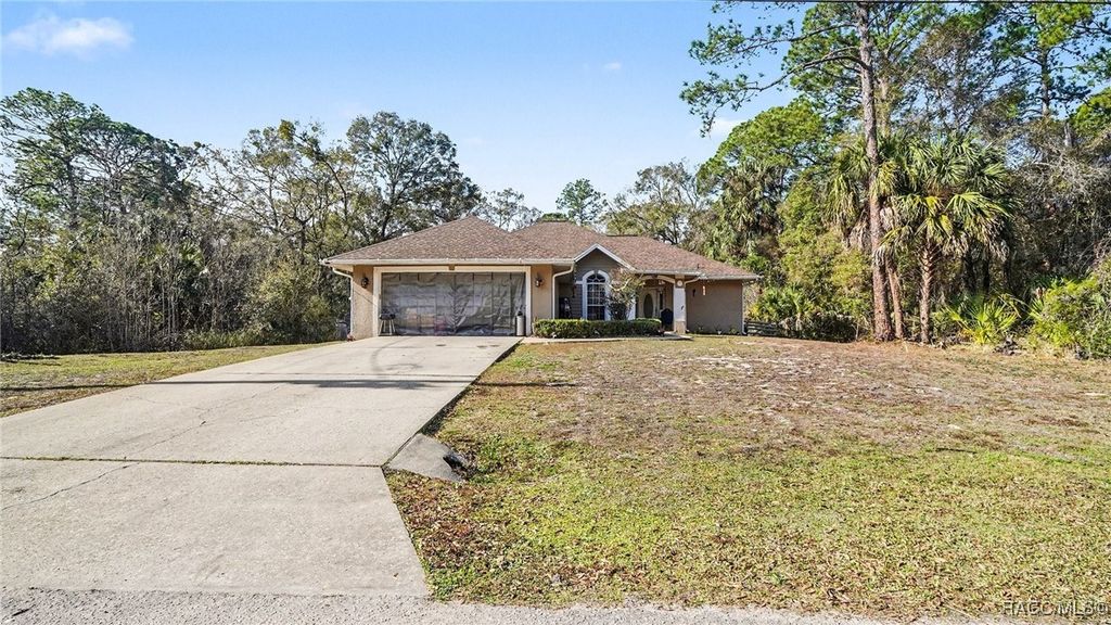 11080 W Cedar Lake Drive, Crystal River, FL 34428