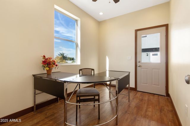 2014 W LAWRENCE Road, Phoenix, AZ 85015