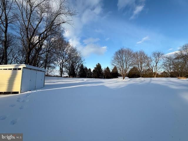 225 KEEPSAKE DR, Falling Waters, WV 25419