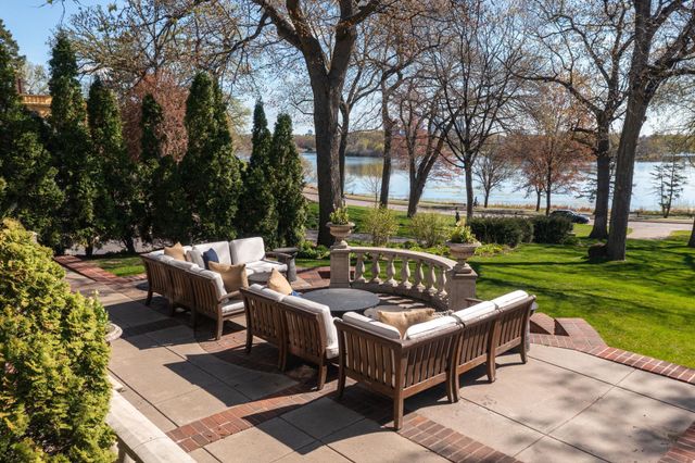 2774 W Lake Of The Isles Parkway, Minneapolis, MN 55416