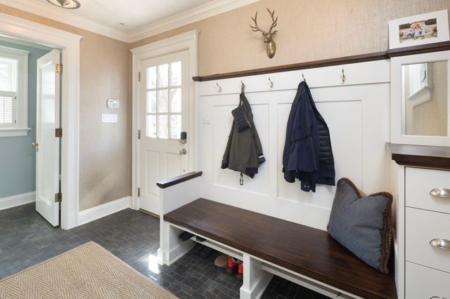 2774 W Lake Of The Isles Parkway, Minneapolis, MN 55416