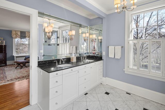 2774 W Lake Of The Isles Parkway, Minneapolis, MN 55416