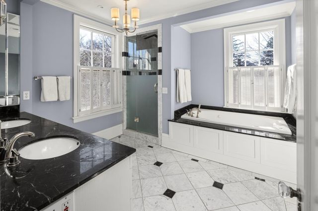 2774 W Lake Of The Isles Parkway, Minneapolis, MN 55416