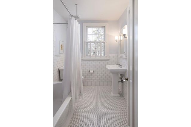 2774 W Lake Of The Isles Parkway, Minneapolis, MN 55416