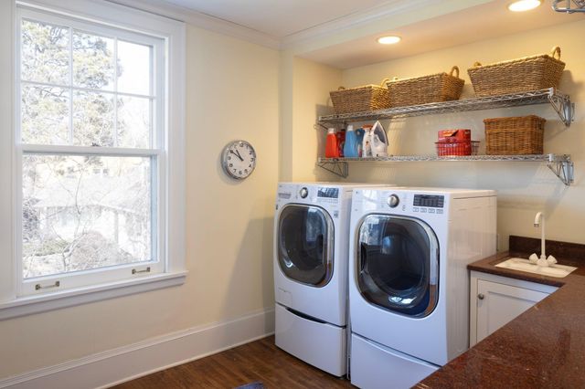 2774 W Lake Of The Isles Parkway, Minneapolis, MN 55416