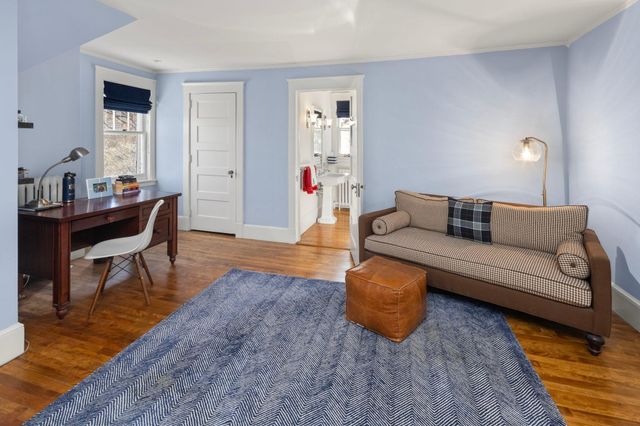 2774 W Lake Of The Isles Parkway, Minneapolis, MN 55416