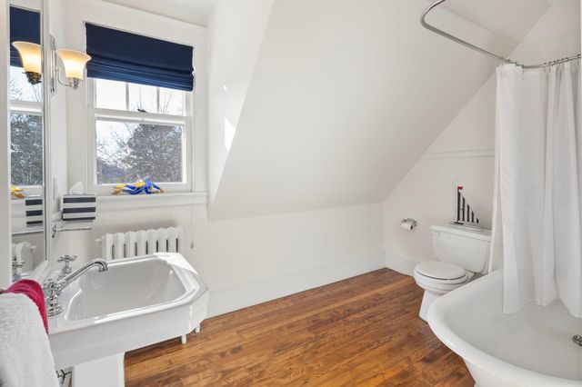 2774 W Lake Of The Isles Parkway, Minneapolis, MN 55416