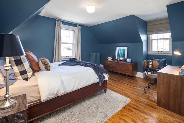 2774 W Lake Of The Isles Parkway, Minneapolis, MN 55416