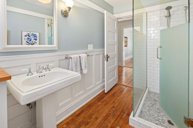 2774 W Lake Of The Isles Parkway, Minneapolis, MN 55416