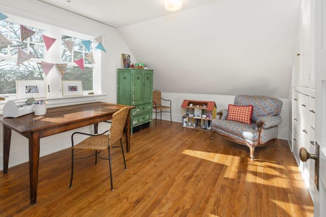 2774 W Lake Of The Isles Parkway, Minneapolis, MN 55416