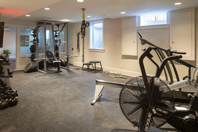 2774 W Lake Of The Isles Parkway, Minneapolis, MN 55416