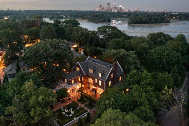 2774 W Lake Of The Isles Parkway, Minneapolis, MN 55416