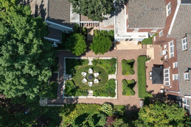 2774 W Lake Of The Isles Parkway, Minneapolis, MN 55416