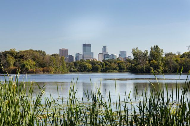 2774 W Lake Of The Isles Parkway, Minneapolis, MN 55416