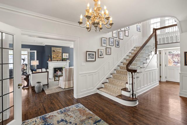 2774 W Lake Of The Isles Parkway, Minneapolis, MN 55416