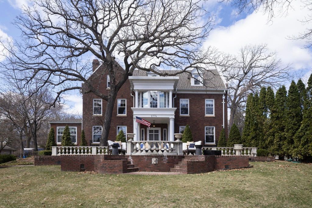 2774 W Lake Of The Isles Parkway, Minneapolis, MN 55416