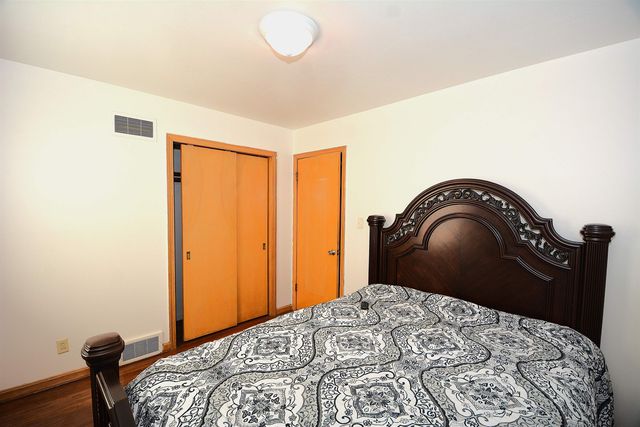 1708 S Woodlawn Blvd, Wichita, KS 67218