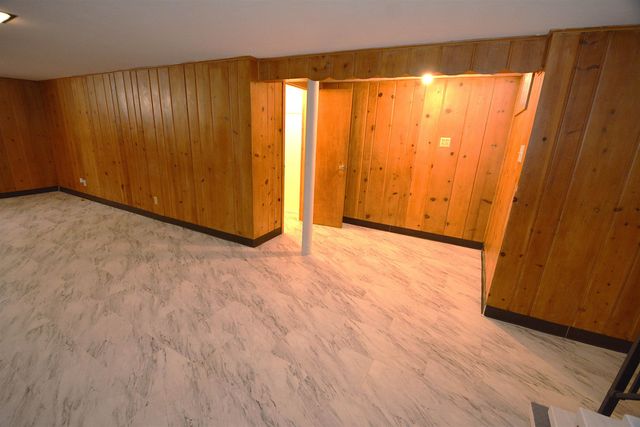 1708 S Woodlawn Blvd, Wichita, KS 67218