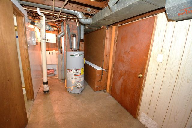 1708 S Woodlawn Blvd, Wichita, KS 67218