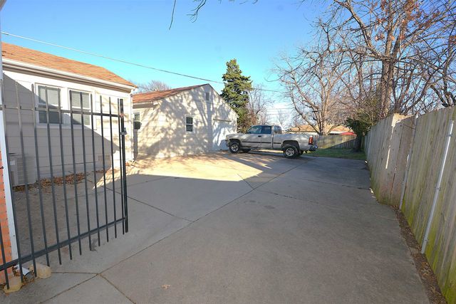 1708 S Woodlawn Blvd, Wichita, KS 67218