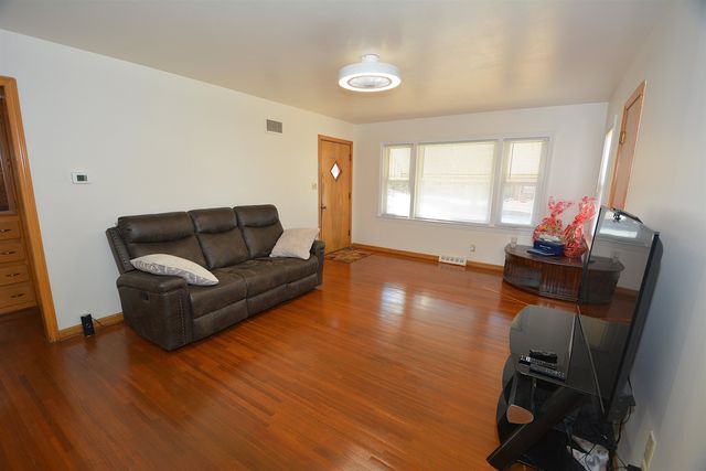 1708 S Woodlawn Blvd, Wichita, KS 67218