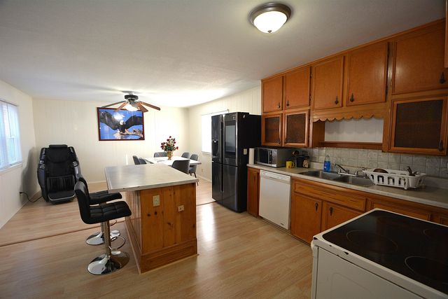 1708 S Woodlawn Blvd, Wichita, KS 67218