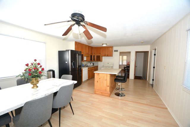 1708 S Woodlawn Blvd, Wichita, KS 67218