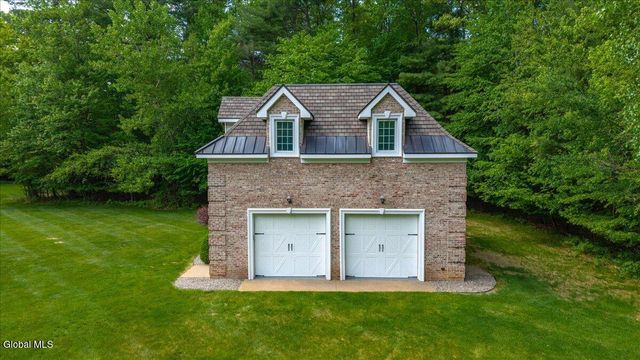7 Towline Lane, Clifton Park, NY 12065