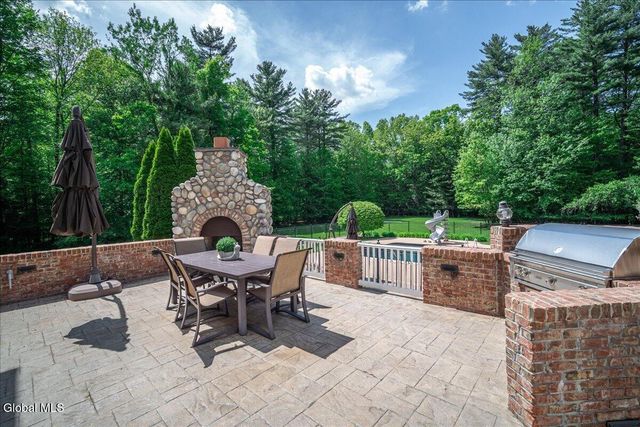 7 Towline Lane, Clifton Park, NY 12065