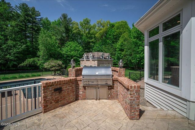7 Towline Lane, Clifton Park, NY 12065