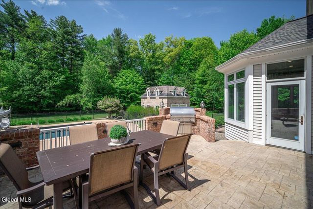 7 Towline Lane, Clifton Park, NY 12065